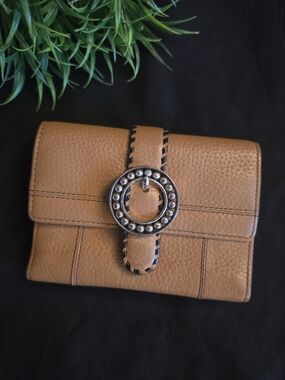 Brighton Tan Leather Wallet With Pockets And Card Slots